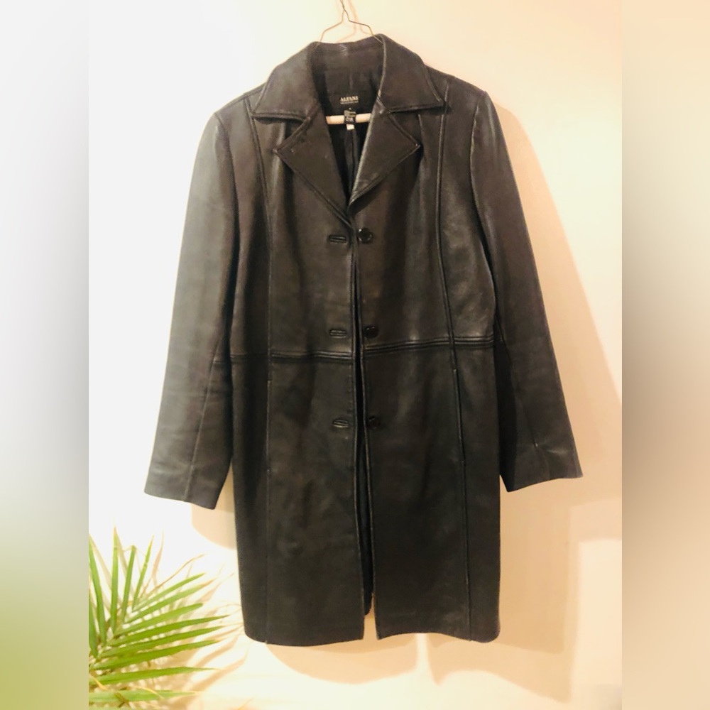 Vintage Leather trench coat. Alfani size Medium.